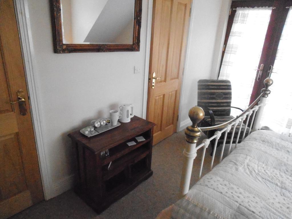 באליקאסל The Old Manse B & B חדר תמונה